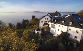 Burghaus & Villa Kronenburg